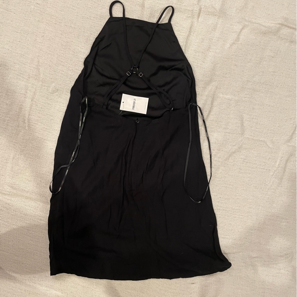 ✨ 3 for $20✨ FOREVER 21 Black Dress - Picture 2 of 7